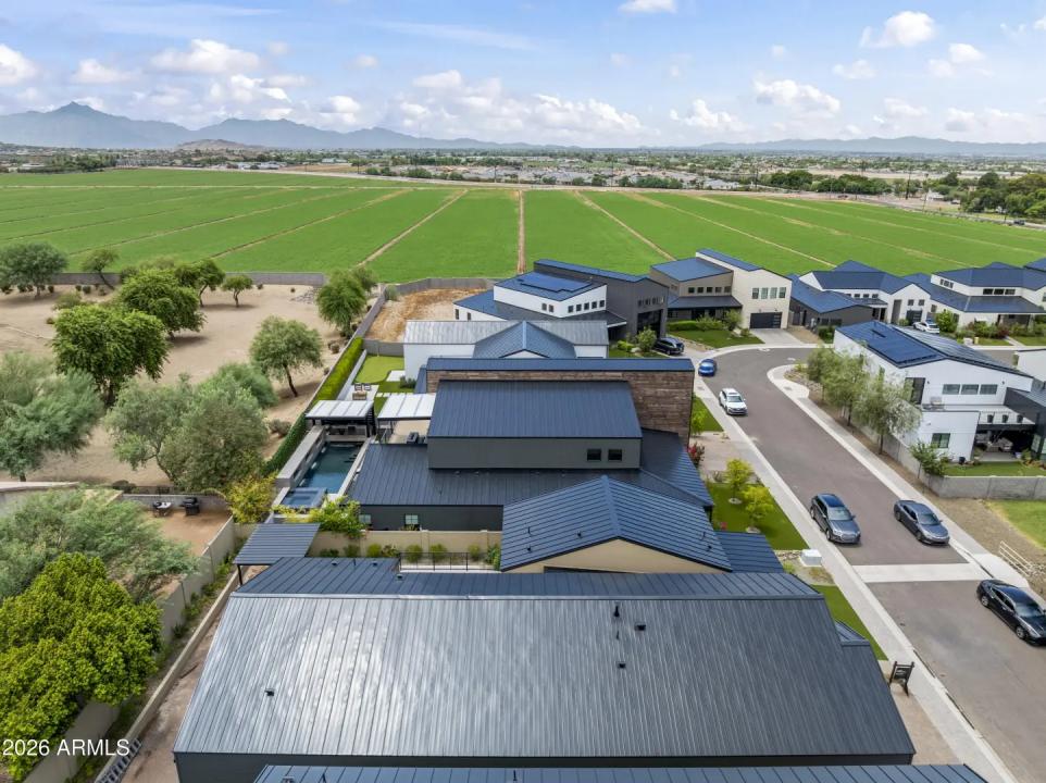 Real Estate Picture 7