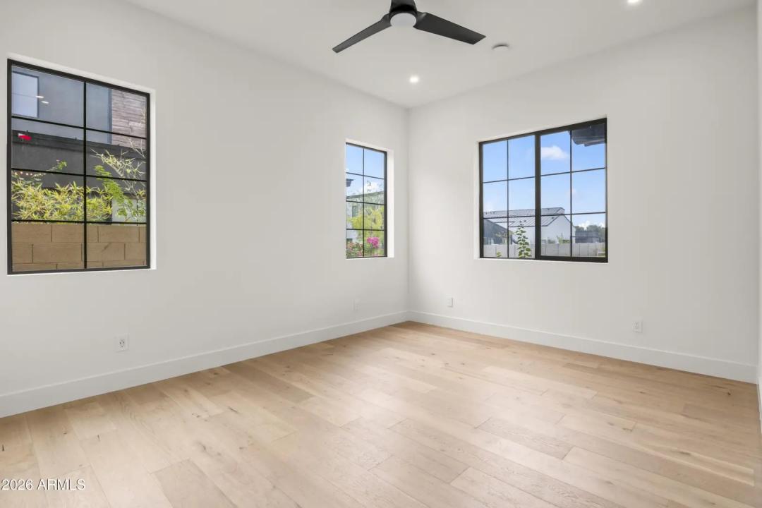 Real Estate Picture 10