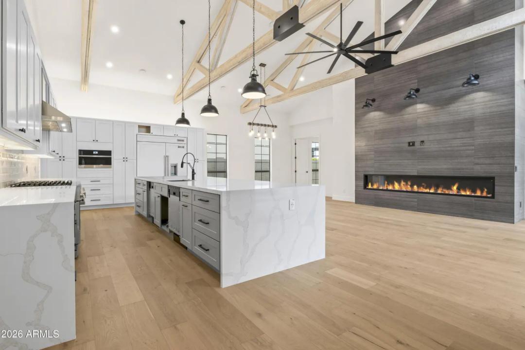 Real Estate Picture 13