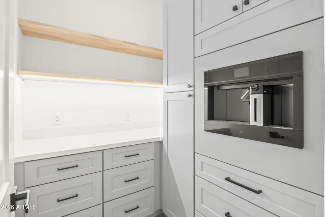 Real Estate Picture 18