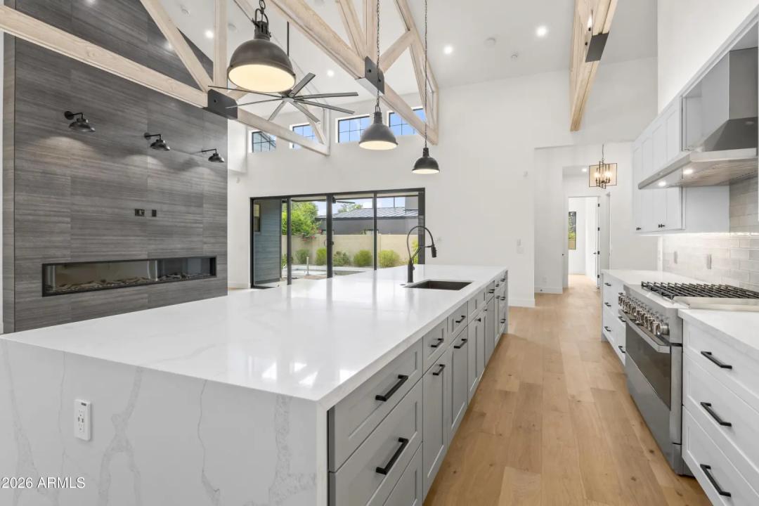 Real Estate Picture 19