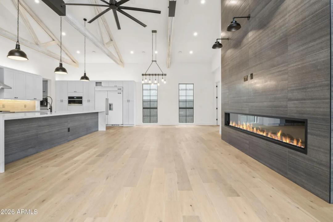 Real Estate Picture 22