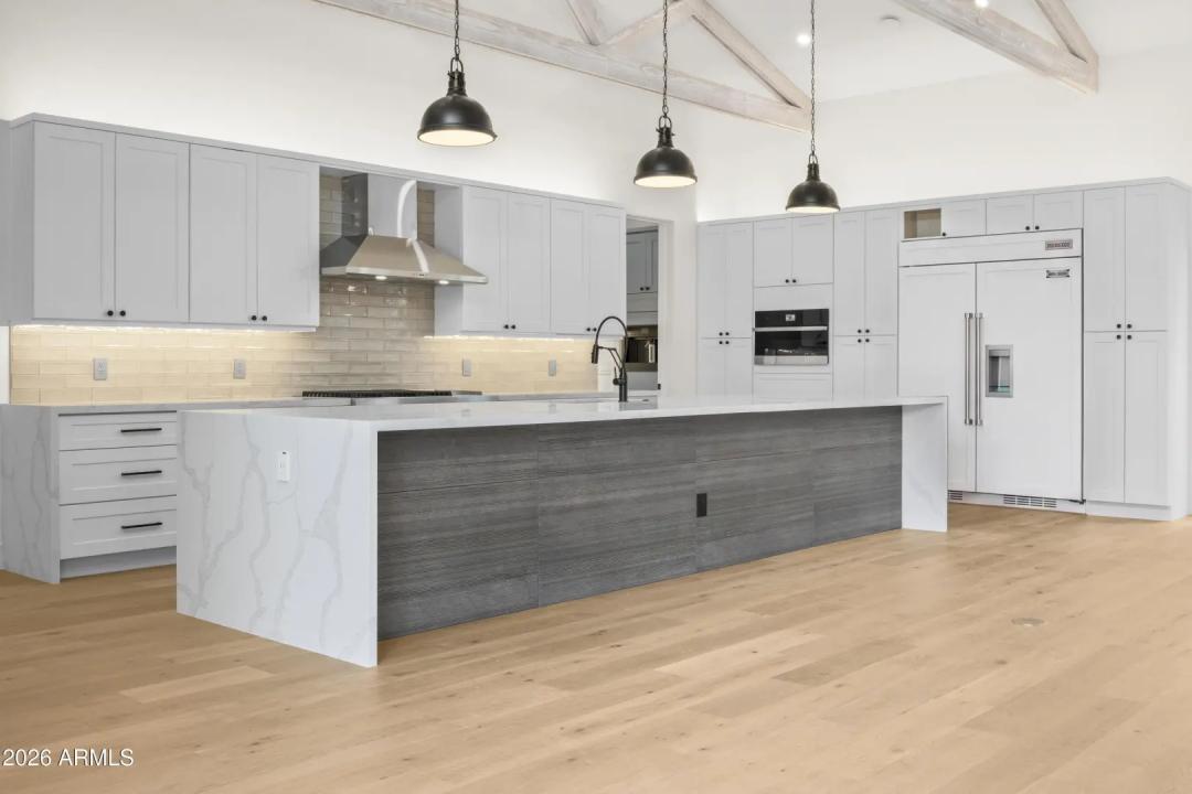Real Estate Picture 23
