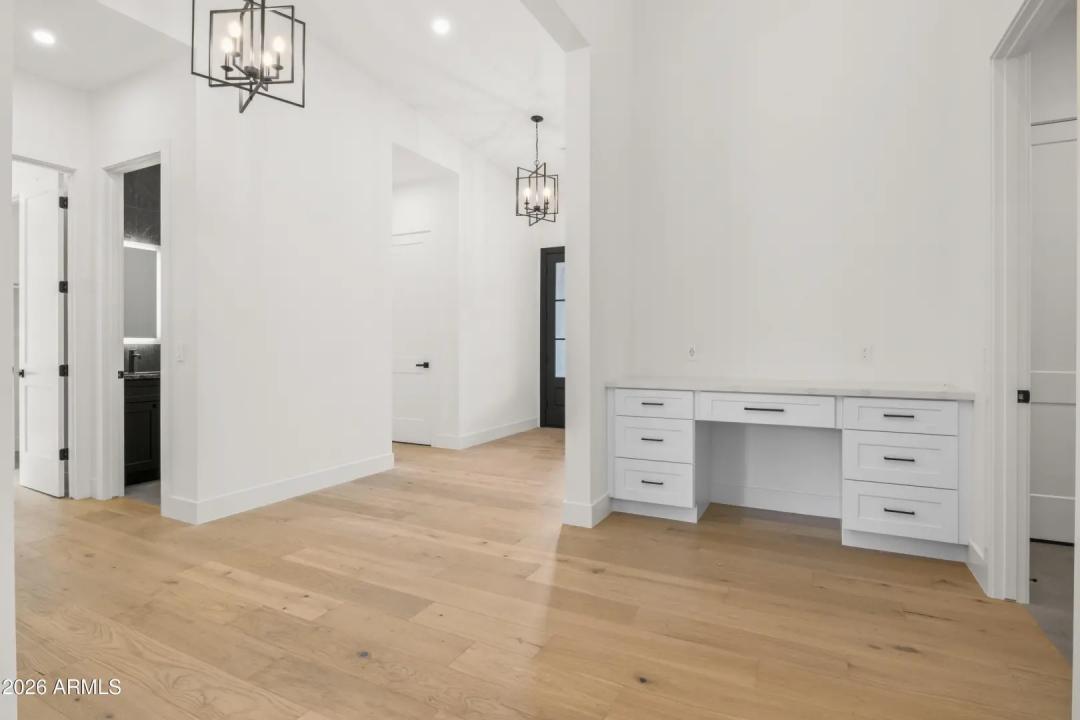 Real Estate Picture 25