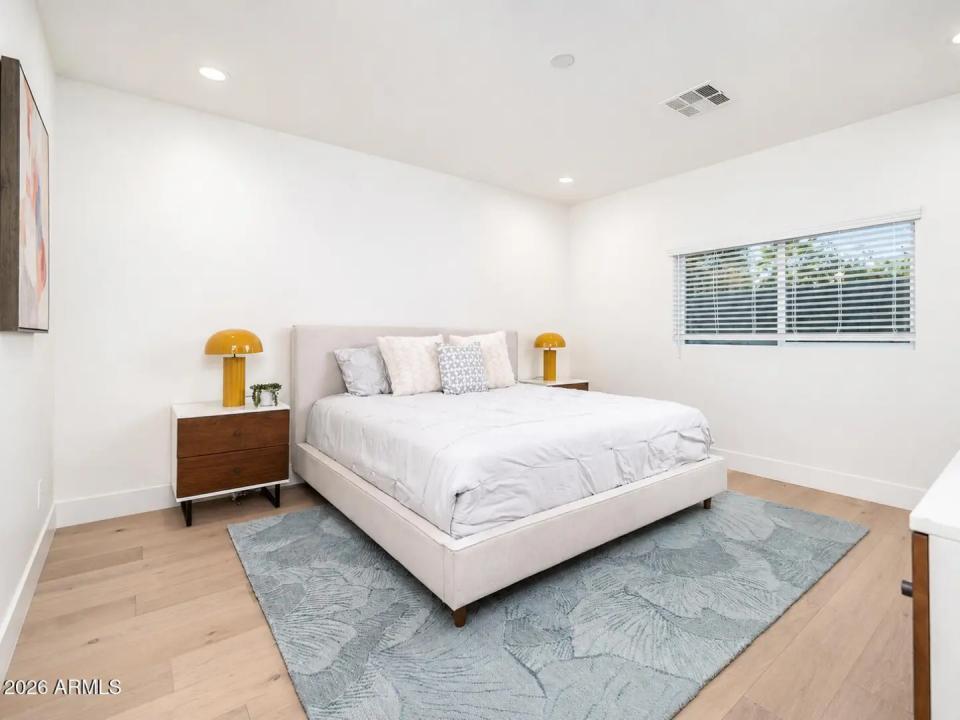 Real Estate Picture 8