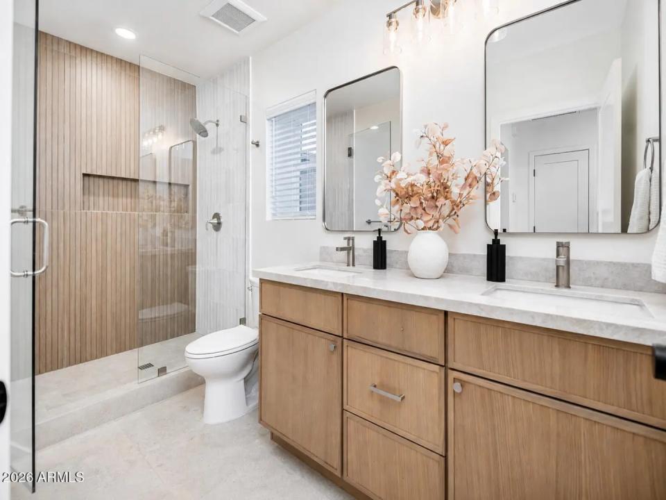 Real Estate Picture 14