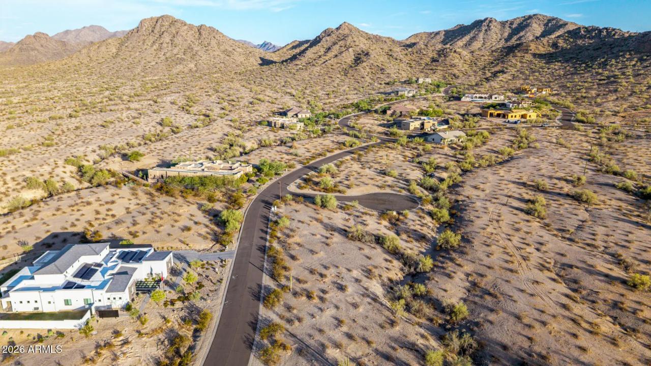 Real Estate Picture 3