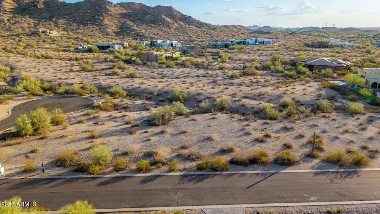 Real Estate Picture 14