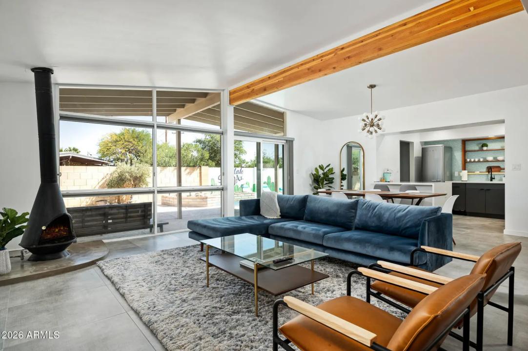 Real Estate Picture 4