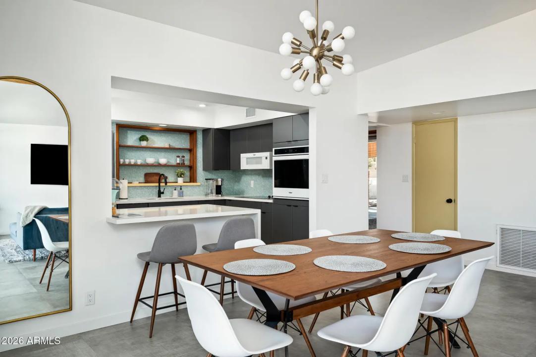 Real Estate Picture 6