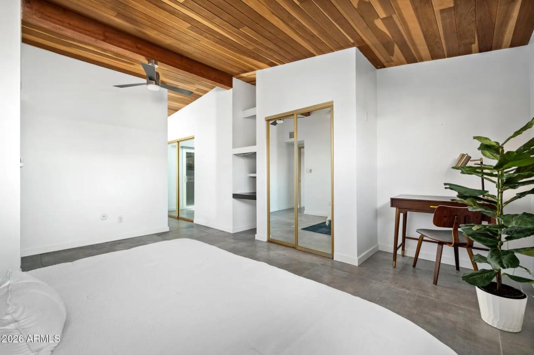 Real Estate Picture 15