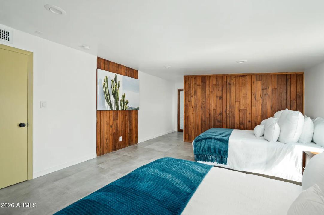 Real Estate Picture 20