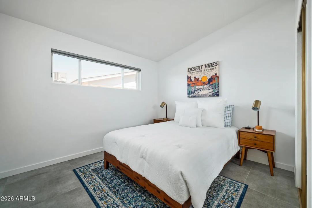 Real Estate Picture 23