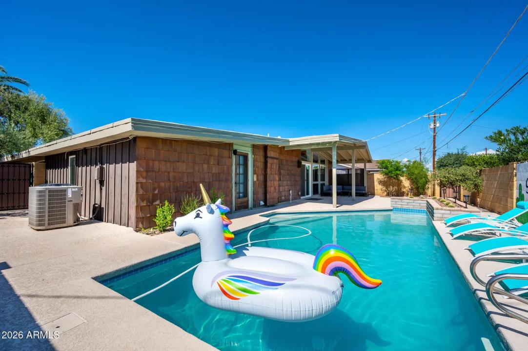 Real Estate Picture 13