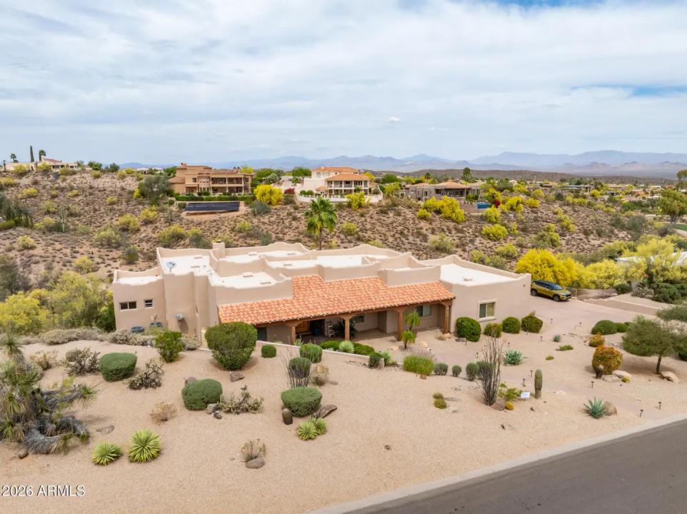 Real Estate Picture 6