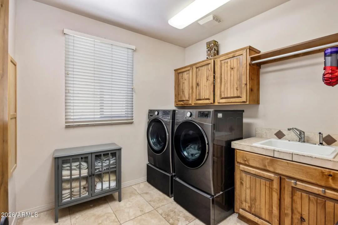 Real Estate Picture 22