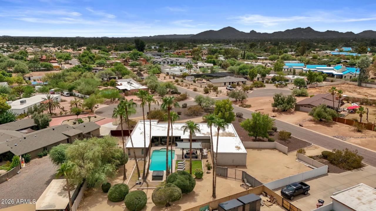 Real Estate Picture 50