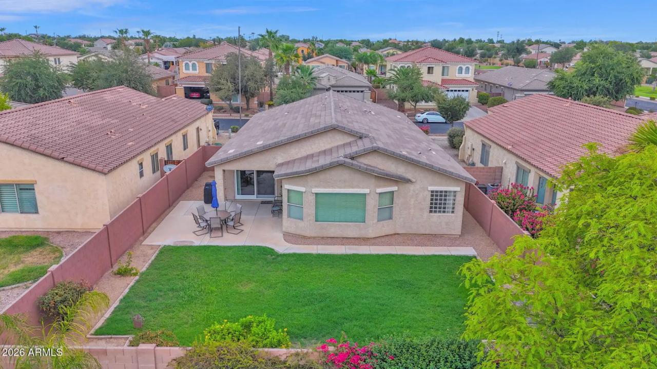 Real Estate Picture 8