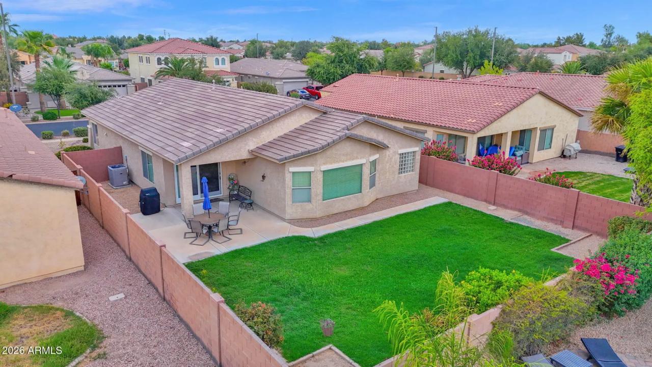 Real Estate Picture 9