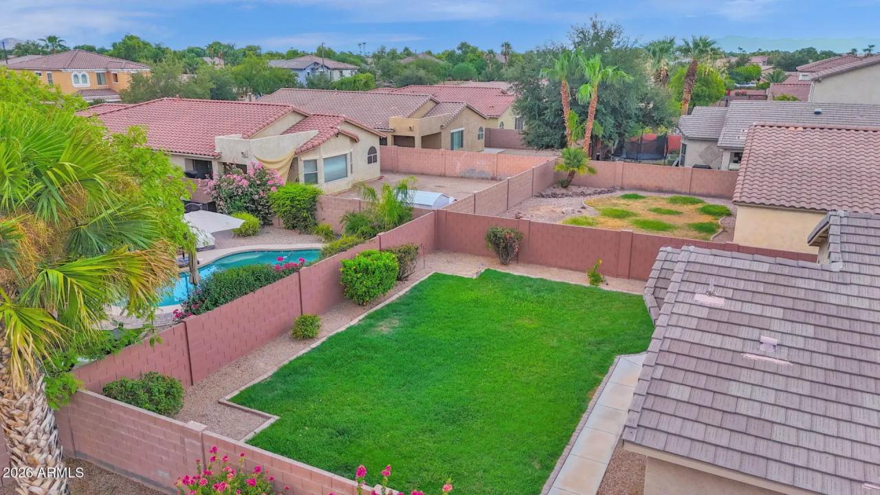Real Estate Picture 10