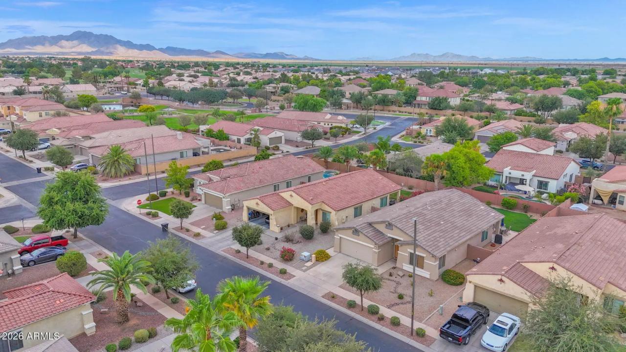 Real Estate Picture 11