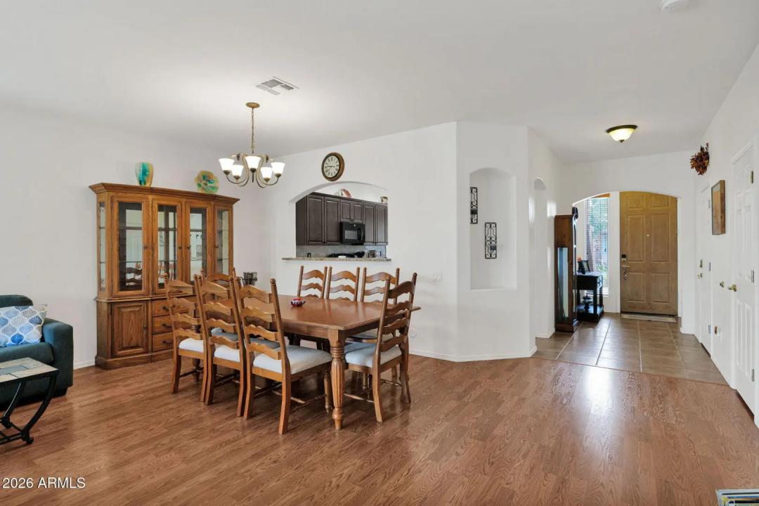 Real Estate Picture 16