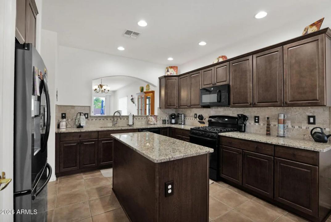 Real Estate Picture 17