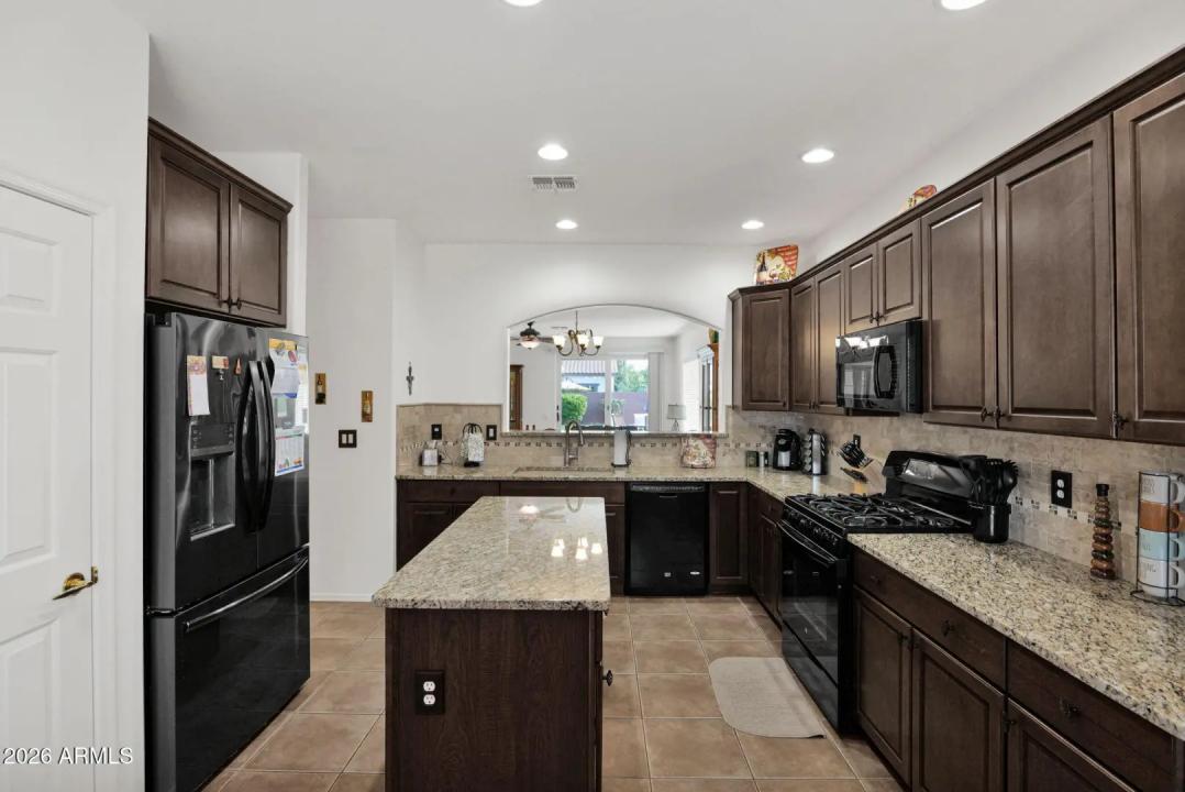 Real Estate Picture 18