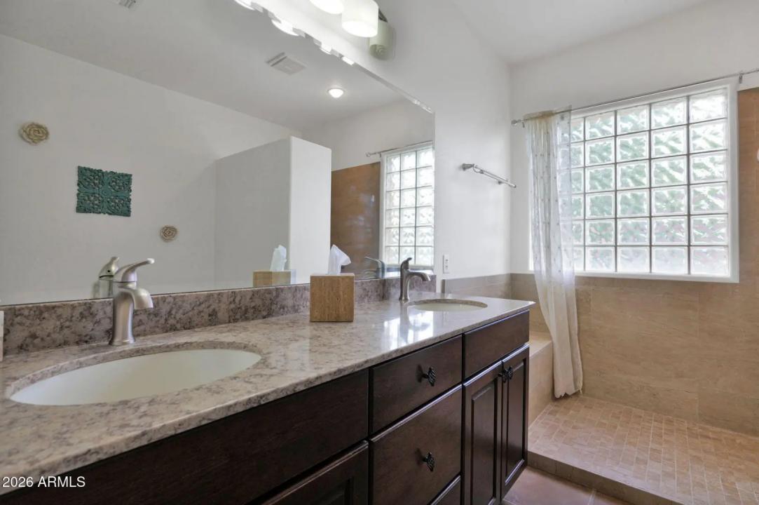 Real Estate Picture 25