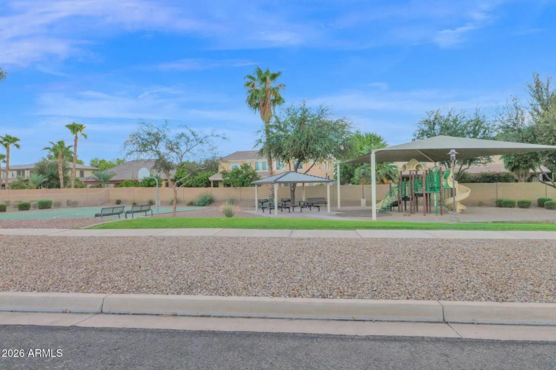 Real Estate Picture 38