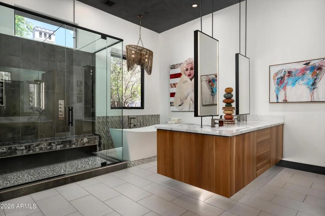 Real Estate Picture 10