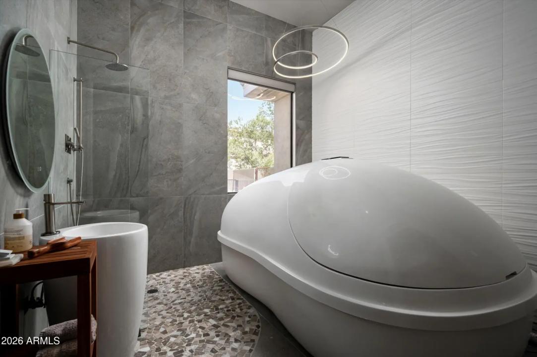 Real Estate Picture 29