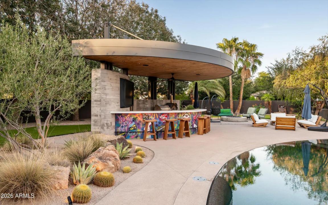 Real Estate Picture 50