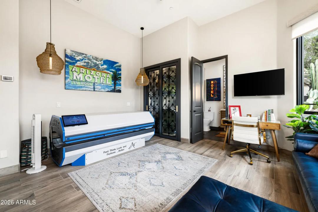 Real Estate Picture 23