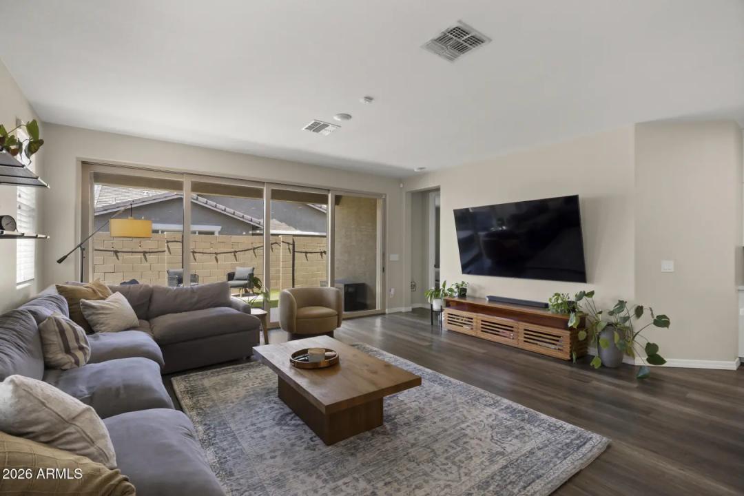 Real Estate Picture 13