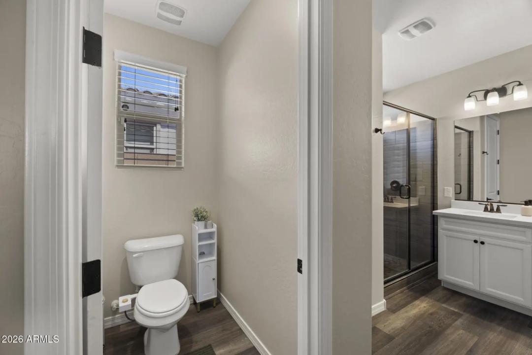 Real Estate Picture 16