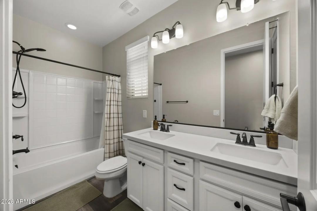 Real Estate Picture 19