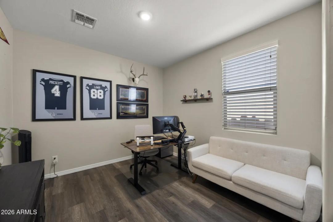 Real Estate Picture 22