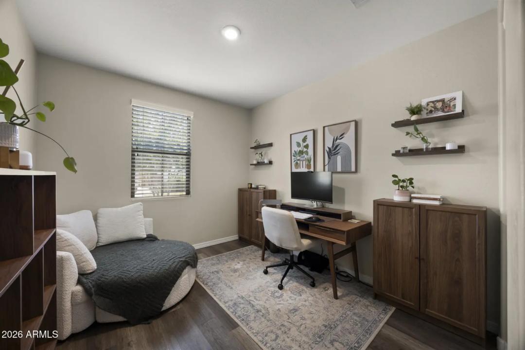 Real Estate Picture 24