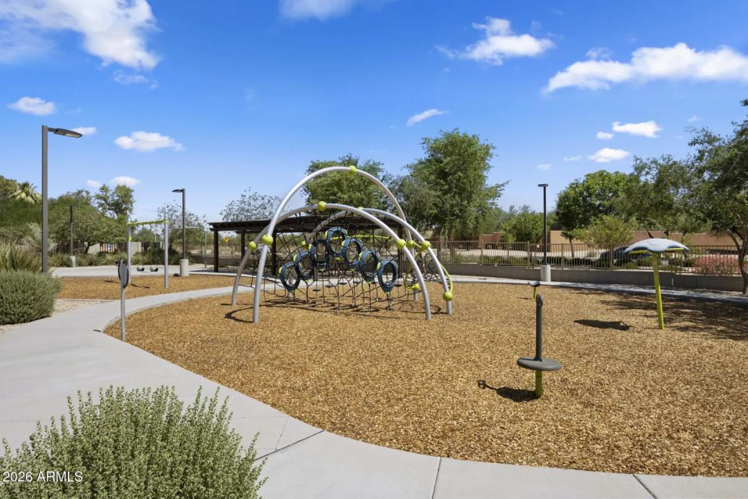 Real Estate Picture 33