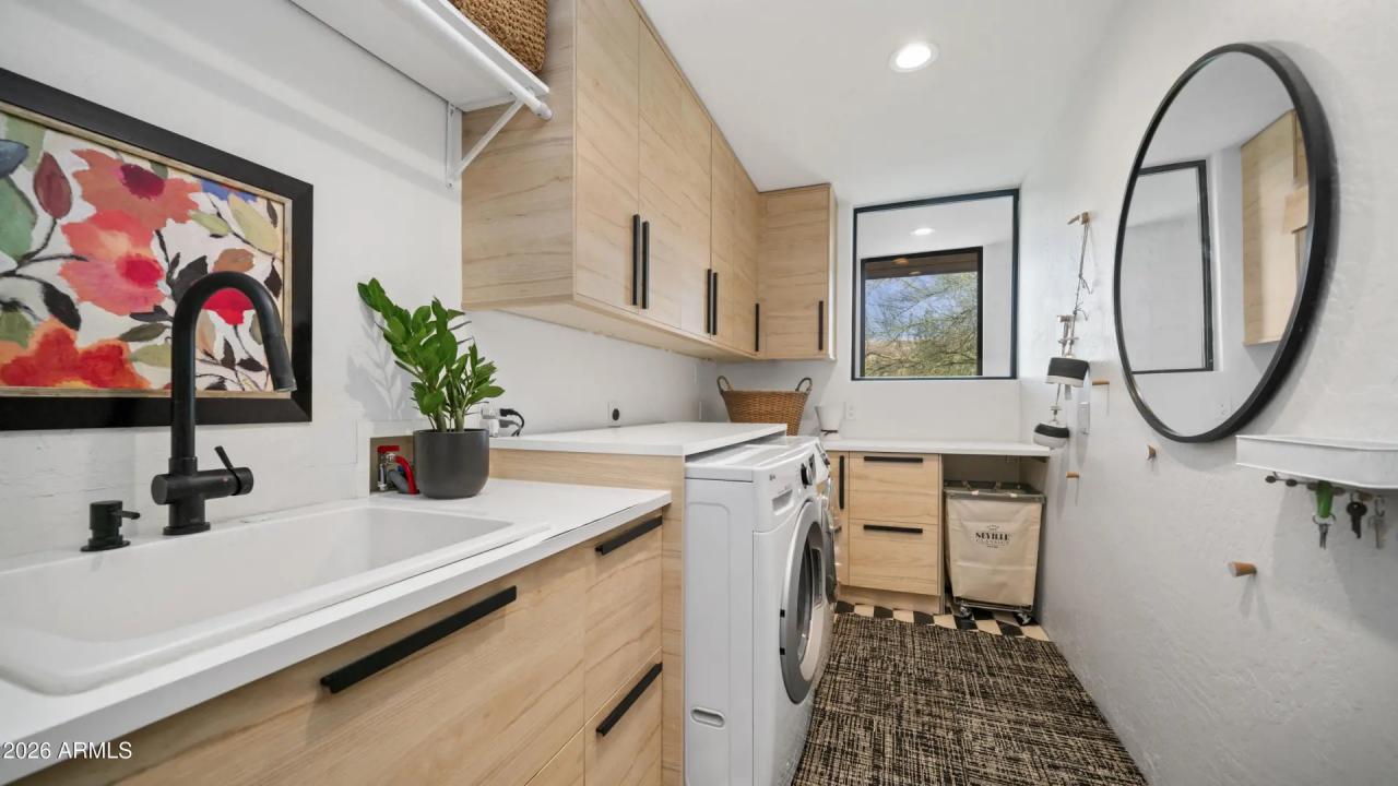 Real Estate Picture 53