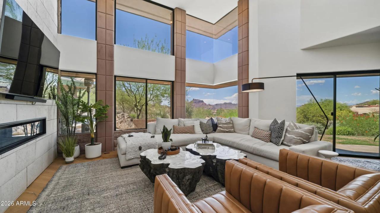 Real Estate Picture 5