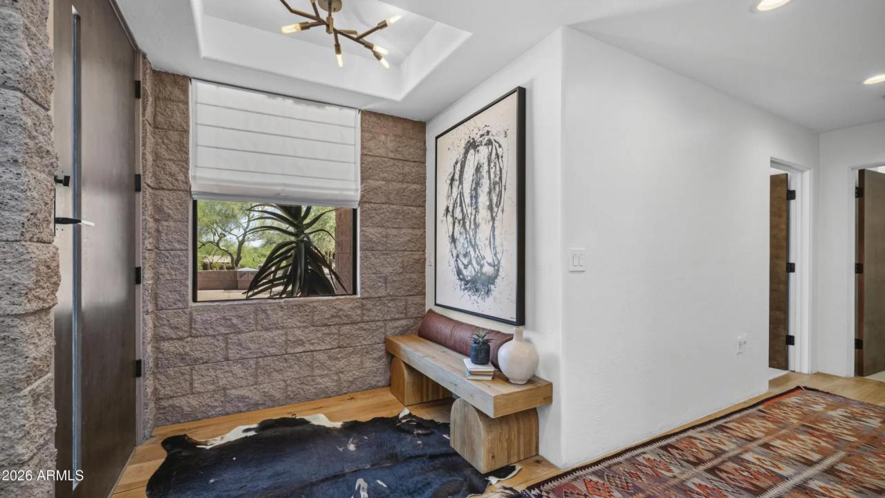 Real Estate Picture 16