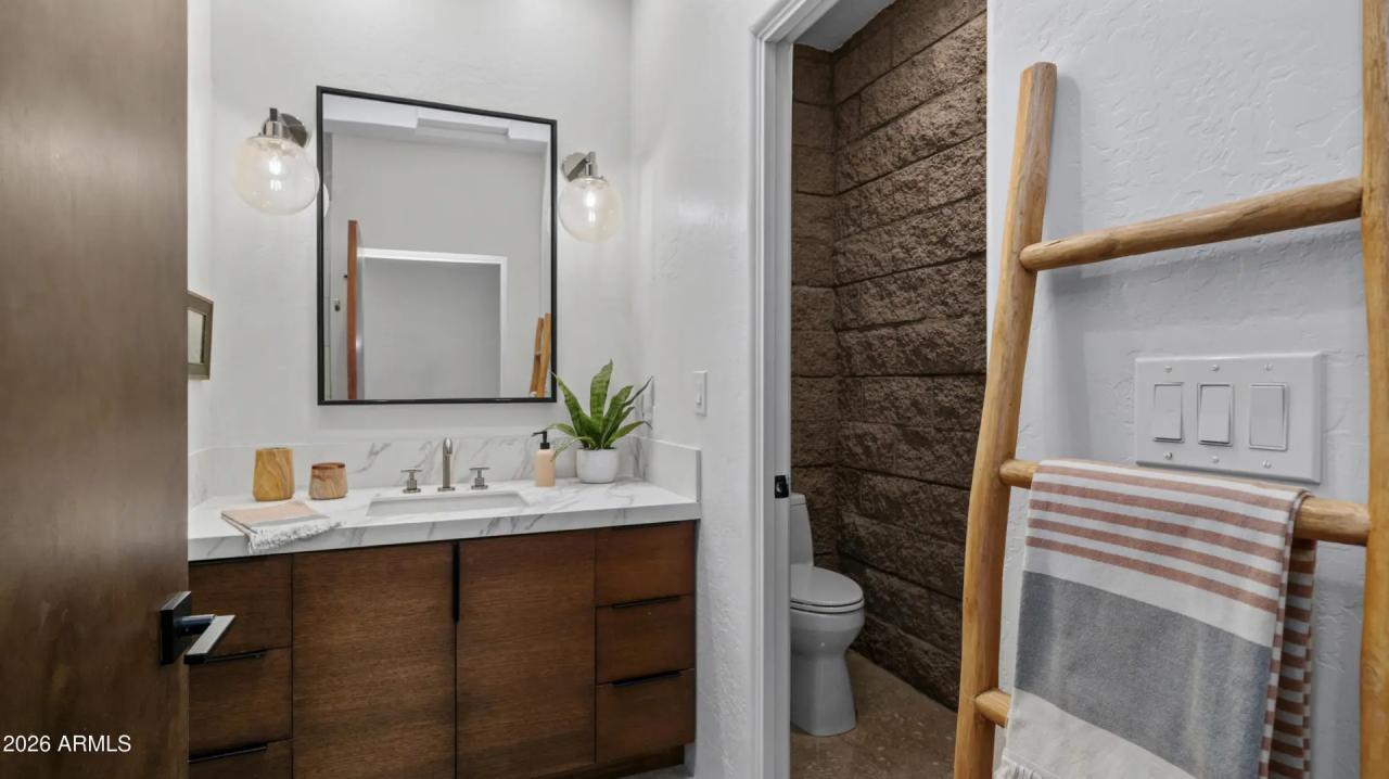 Real Estate Picture 50
