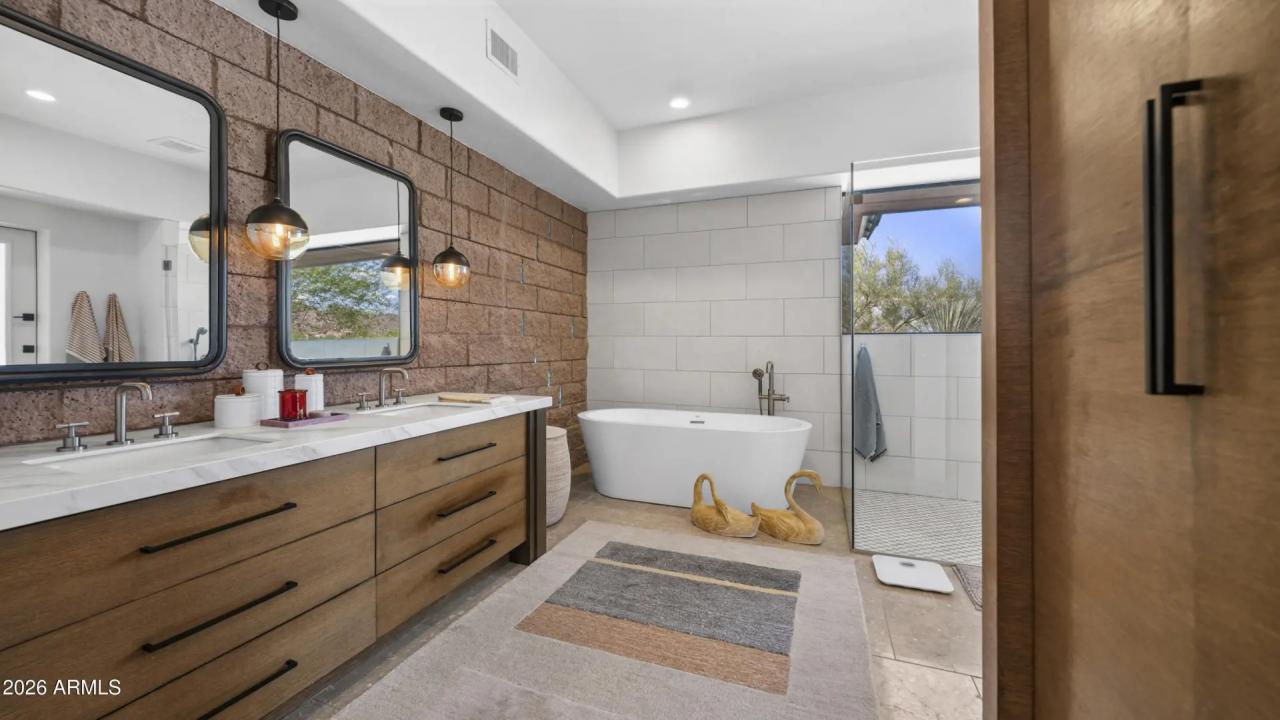 Real Estate Picture 40