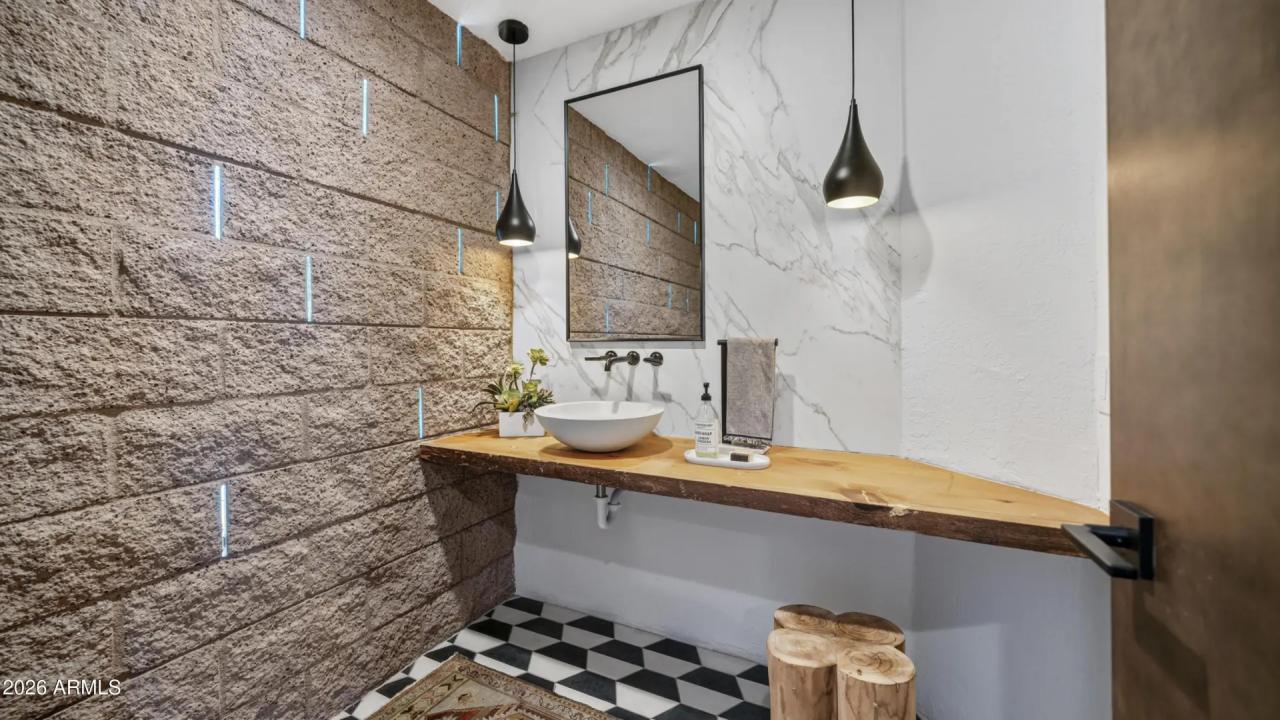 Real Estate Picture 33