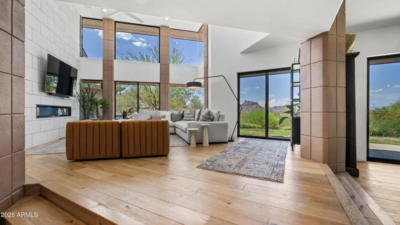 Real Estate Picture 18