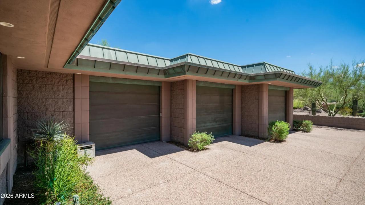 Real Estate Picture 15