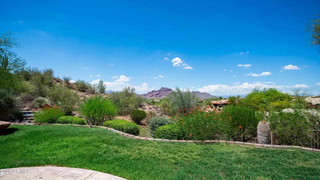 Real Estate Picture 9