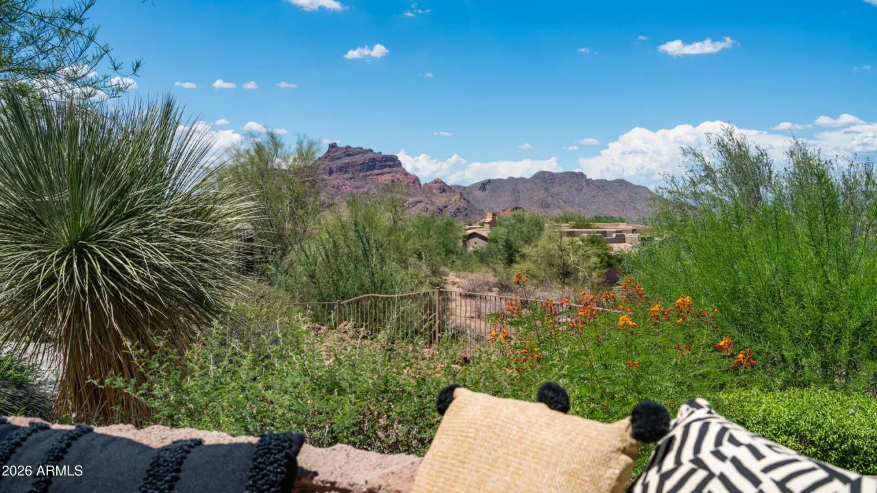 Real Estate Picture 10